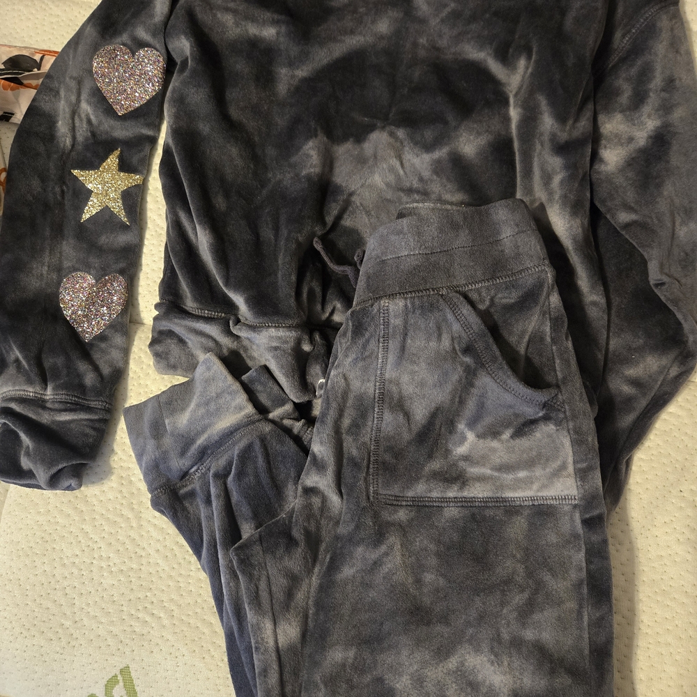 Cozy Gray Kids Pajamas with Glitter Accents